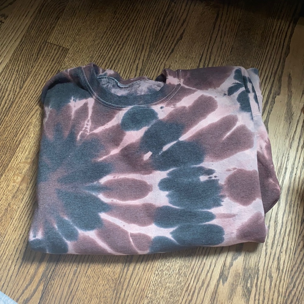 Urban outfitters crewneck in purple + black tiedye